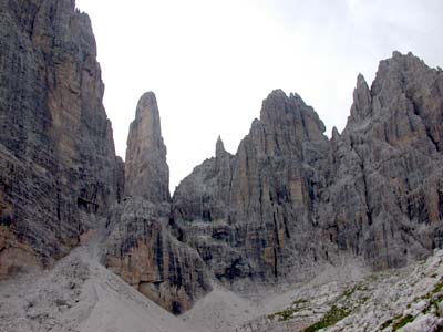 La tour de la Brenta depuis le sentier 303