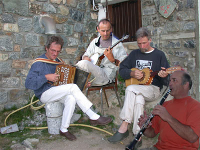 Fte du refuge de l'Olan, le 22 juin 2002.