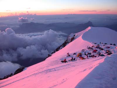 Zone de bivouac et refuge du gouter